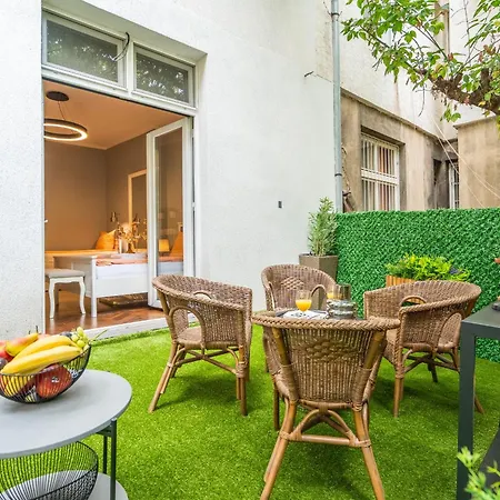 Vip Vitosha 69 Blvd 3 Bdrm - Location Апартаменты София