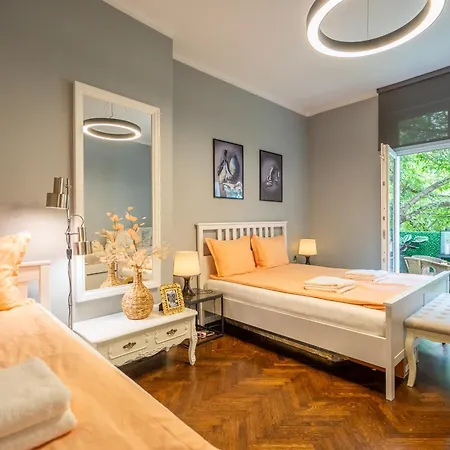 Апартаменты Vip Vitosha 69 Blvd 3 Bdrm - Location София