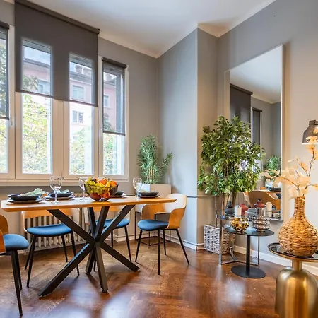 Vip Vitosha 69 Blvd 3 Bdrm - Location Апартаменты София