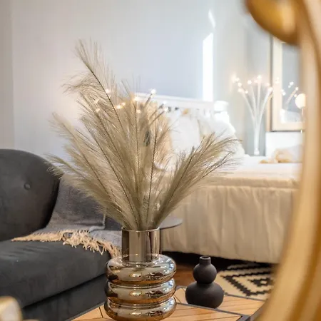 Vip Vitosha 69 Blvd 3 Bdrm - Location