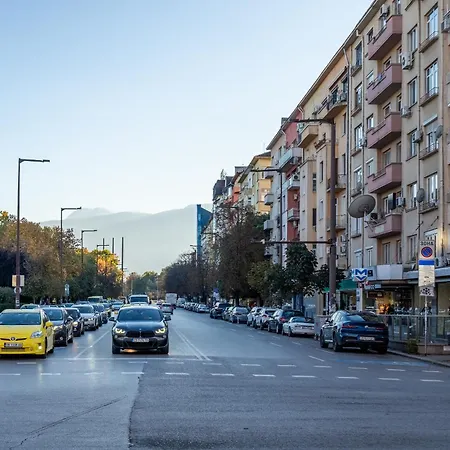 Vip Vitosha 69 Blvd 3 Bdrm - Location