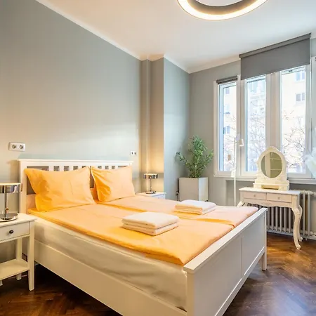 Апартаменты Vip Vitosha 69 Blvd 3 Bdrm - Location *