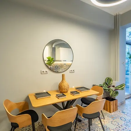 Vip Vitosha 69 Blvd 3 Bdrm - Location