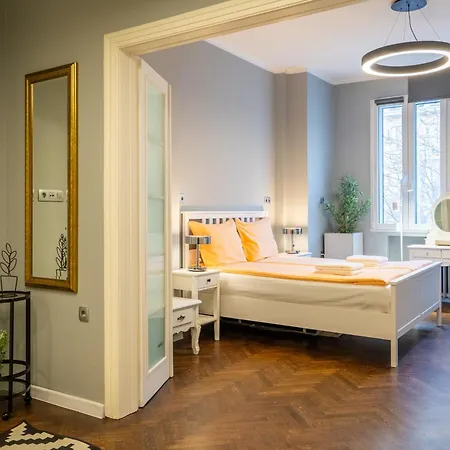 Vip Vitosha 69 Blvd 3 Bdrm - Location Апартаменты София