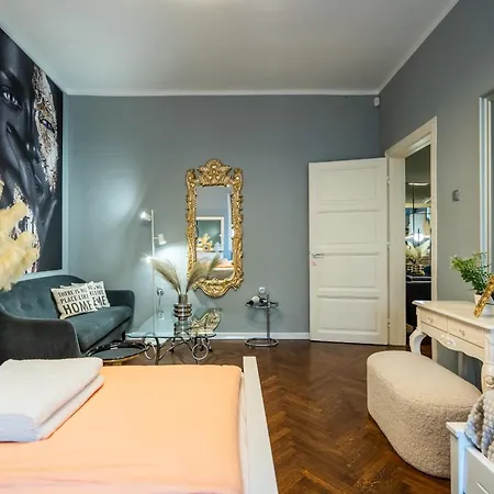 Vip Vitosha 69 Blvd 3 Bdrm - Location